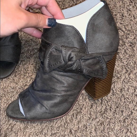 Grey booties - Picture 3 of 5